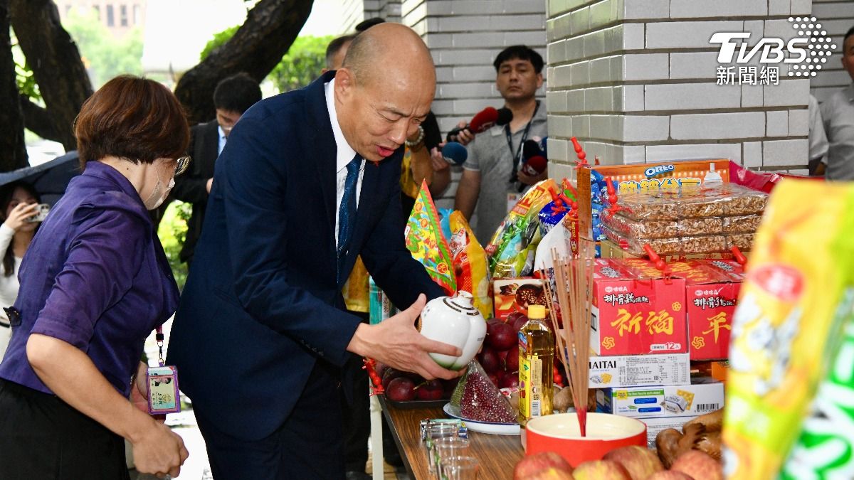 立法院長韓國瑜主持立法院中元普渡儀式。(圖／胡瑞麒攝)