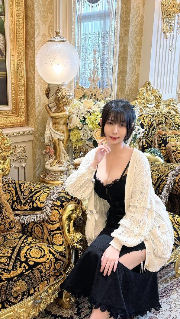 星宣爆乳參觀豪宅。（圖／翻攝自星宣IG）