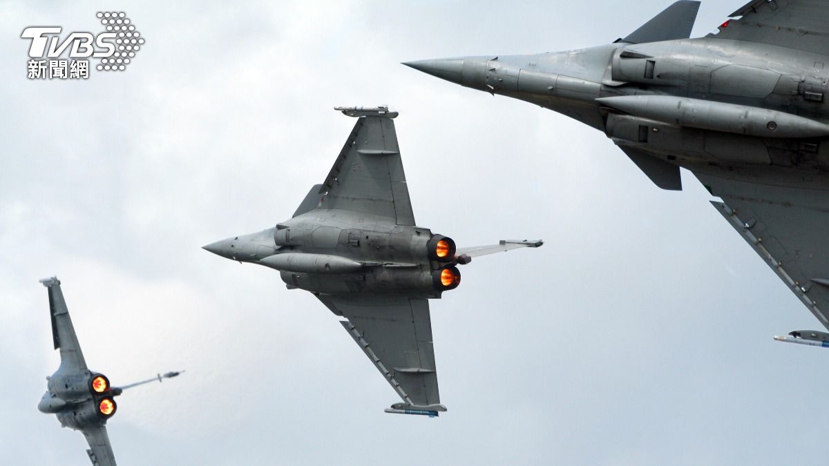 法國驚傳戰鬥機相撞墜毀意外。（示意圖，與事件無關／shutterstock達志影像）