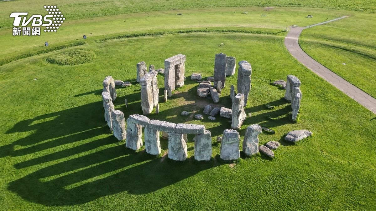 位於英國威爾特郡（Wiltshire）的著名史前遺址「巨石陣」（Stonehenge）。（示意圖／shutterstock 達志影像）