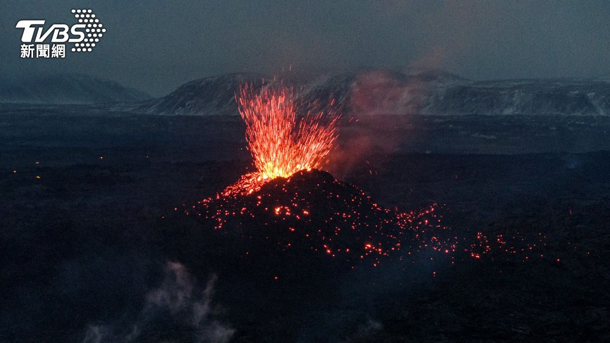 堪察加震後火山噴發，俄科學家警告恐發生規模近9.0潛在強震。（示意圖／達志影像路透社）