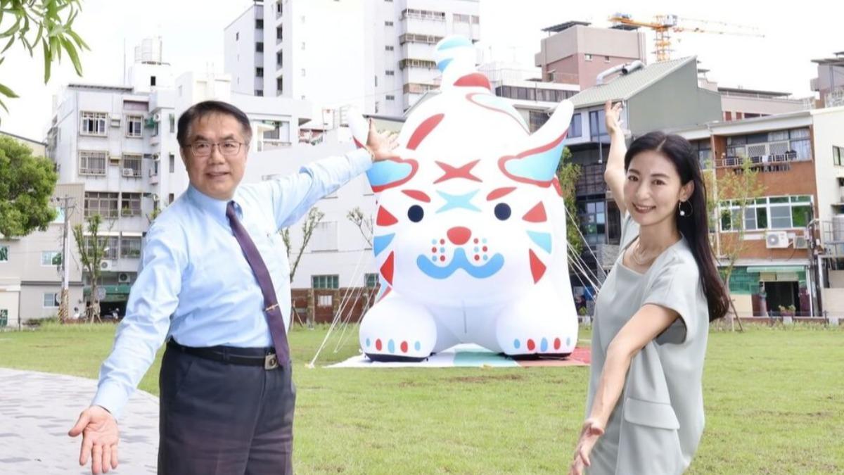 Huang Wei-che and Mariko Okubo (Courtesy of Tainan City Government) Tainan mayor, Japanese star launch Creative Expo Taiwan