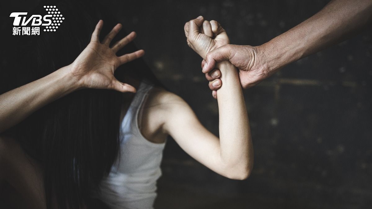 高雄少女控訴遭母親男友性侵。（示意圖／Shutterstock達志影像）