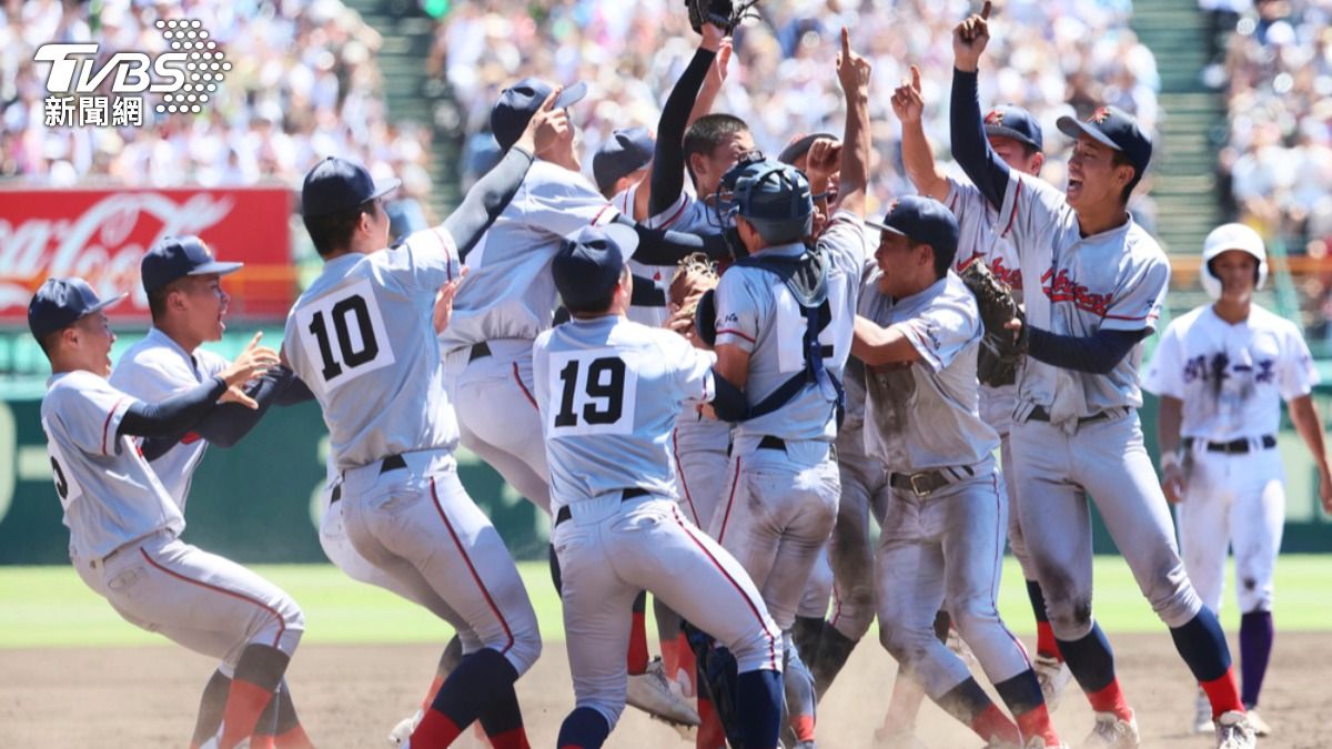 159人韓僑高中「京都國際」奪甲子園冠軍。(圖／達志影像美聯社)