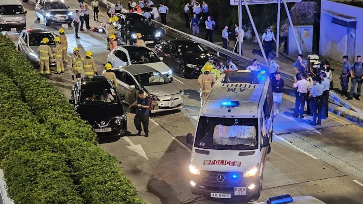 香港何文田公主道追截了一輛私家車。（圖／香港01） 