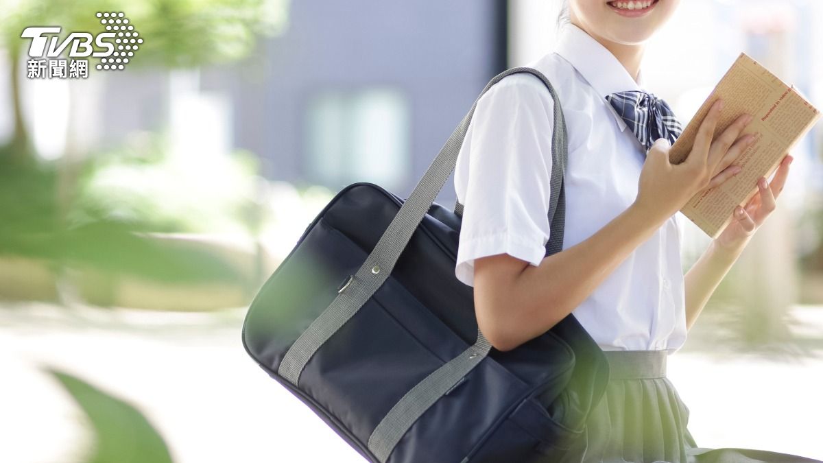 桃園國中少女經同學轉介賣身。（示意圖／Shutterstock達志影像）