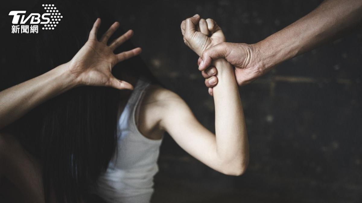 印度21歲女被網友綁架性侵。（示意圖／Shutterstock達志影像）