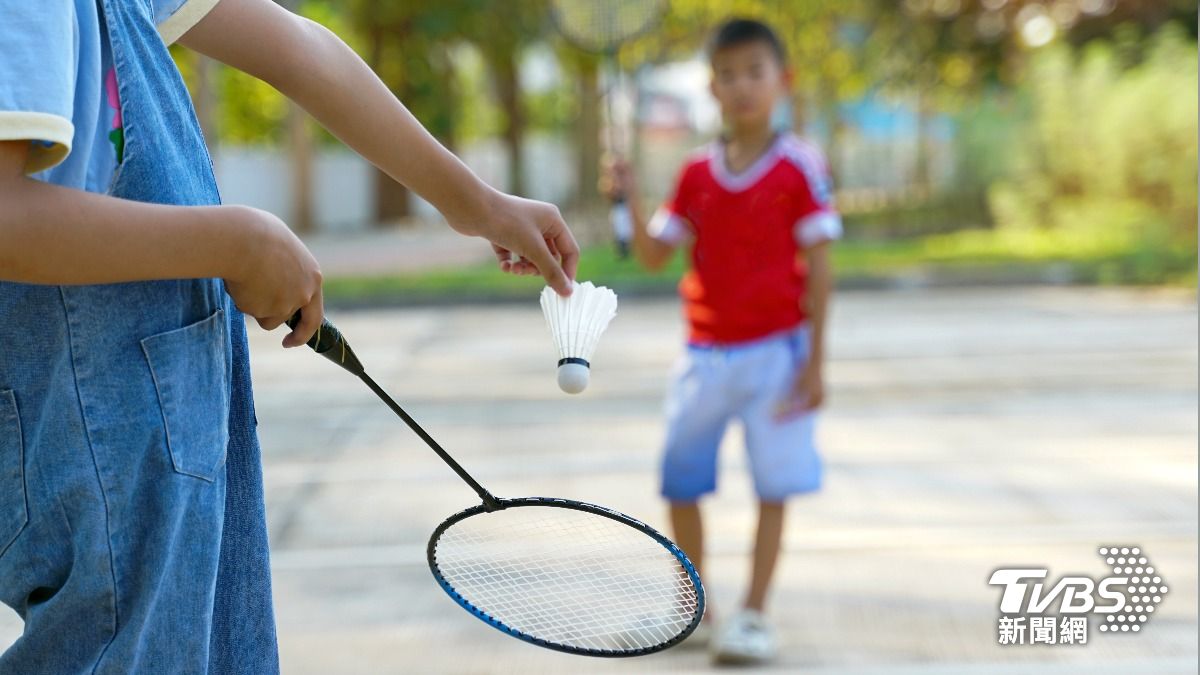 香港教育局宣導，若學生有性衝動可一起打羽球。（示意圖／shutterstock達志影像）