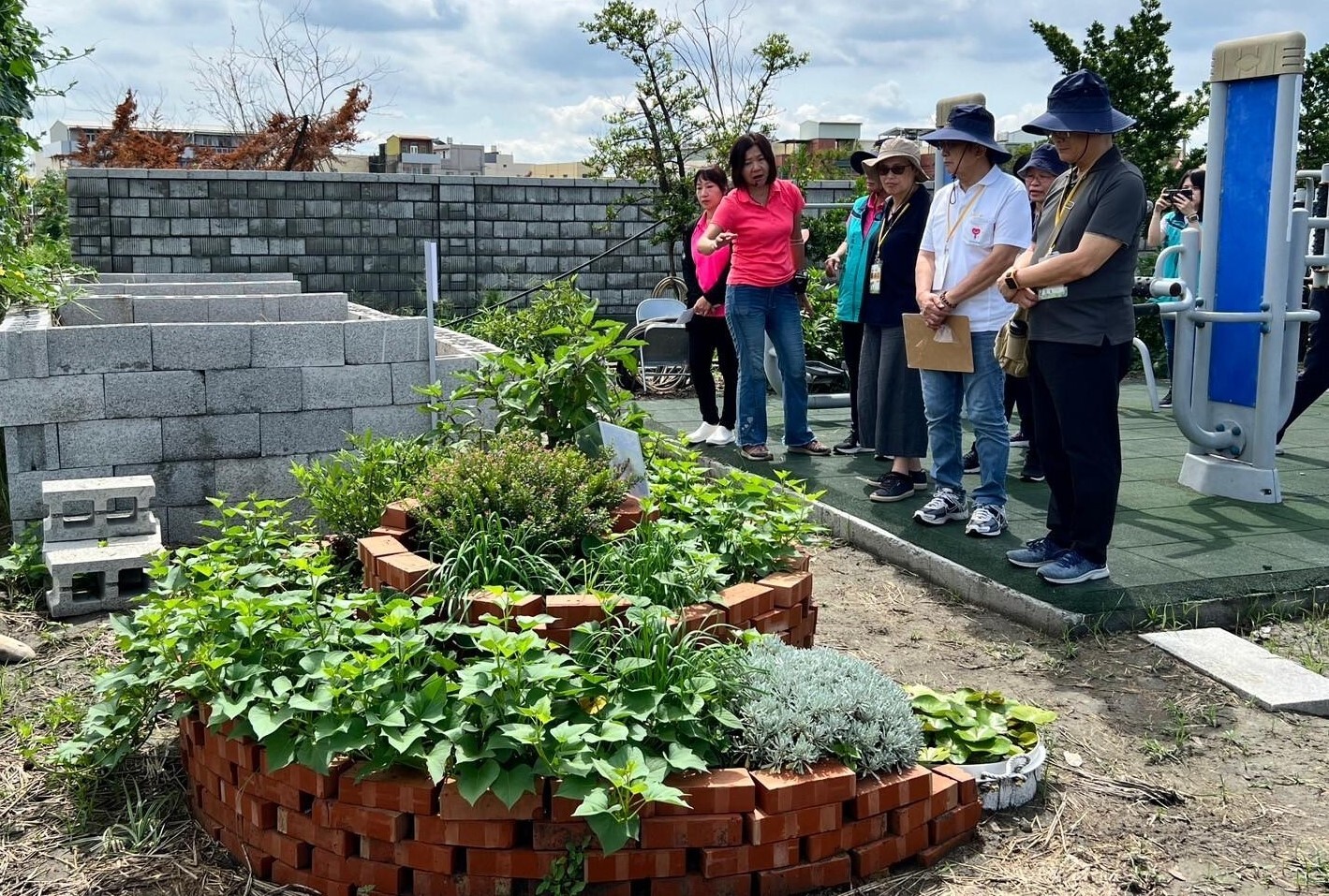 埔鹽鄉綠美化閒置空地、垃圾減量、資源回收等，成為彰化縣首獲環境部低碳永續家園評等銀級認證鄉鎮。（圖／中央社）