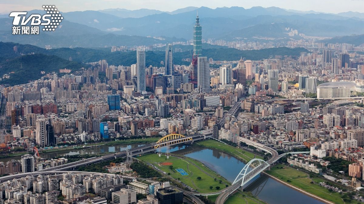 銀行貸款水位滿額影響房市交易量，專家認為恐轉為買方市場。（示意圖／shutterstock達志影像）