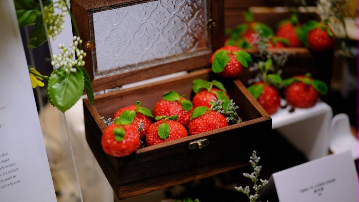 荔枝竟是又Q彈又會爆漿的蝦球。(圖/饑餓小唐提供)