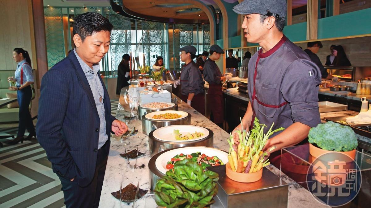 饗A Joy成功吸引饕客，幕後推手正是饗賓集團總經理陳毅航（左）。（圖／鏡週刊）