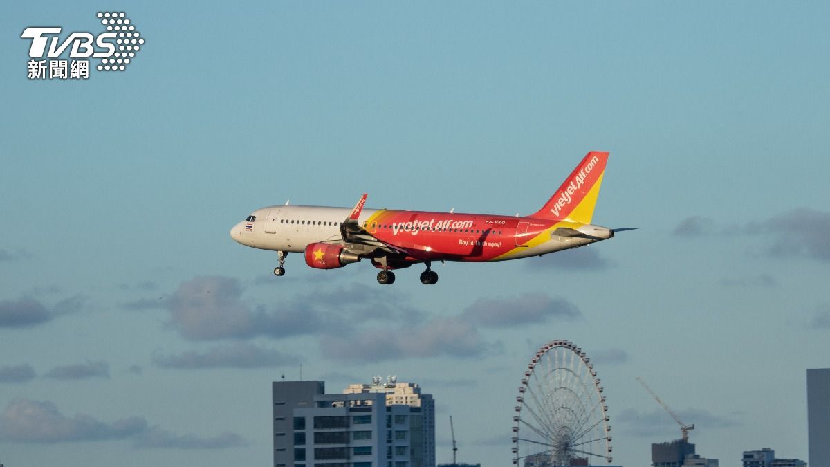 越捷航空航班VJ860今日下午緊急迫降香港機場。（示意圖，非當事畫面／shutterstock 達志影像）