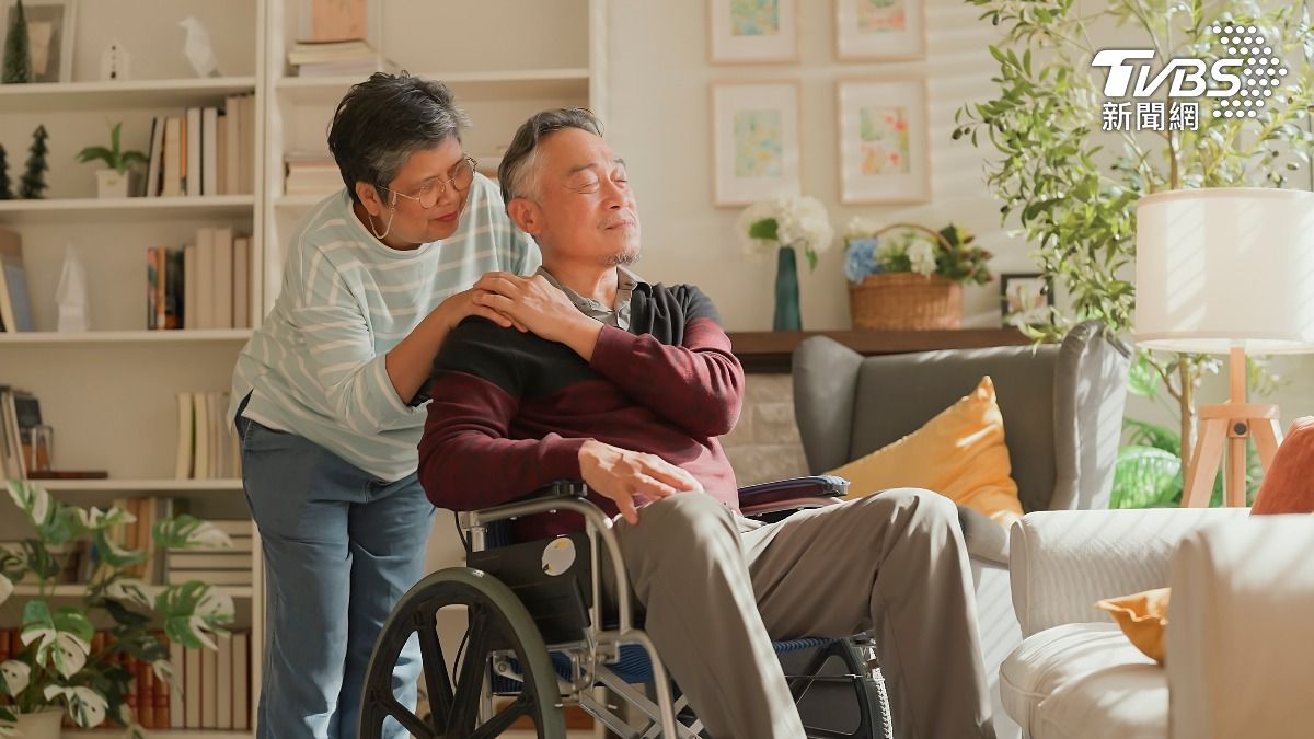 根據統計，男生壽命比女性少了6到7年。（示意圖，非當事人／shutterstock達志影像）