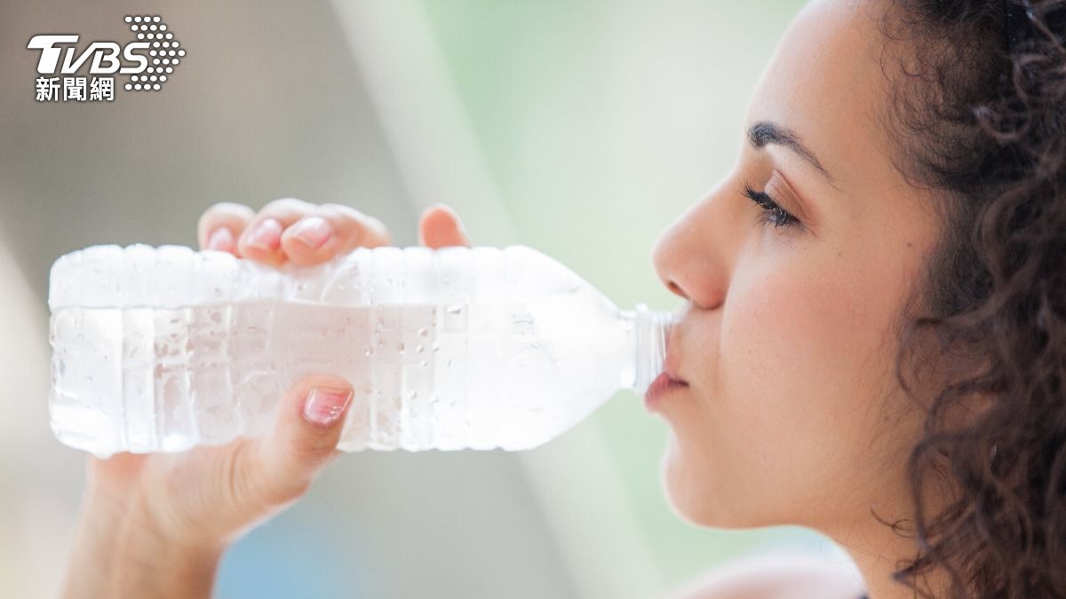 運動喝冰水有不少好處。（示意圖／shutterstock達志影像） 