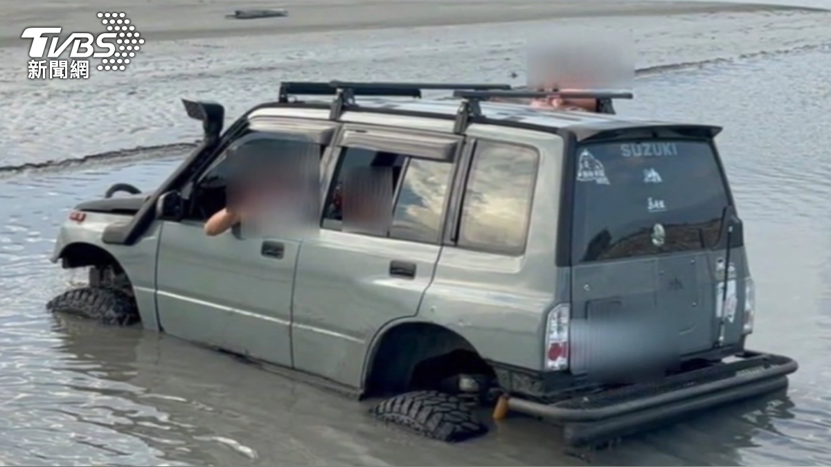 大雨釀溪水暴漲！渡溪翻車　父子1死1失蹤