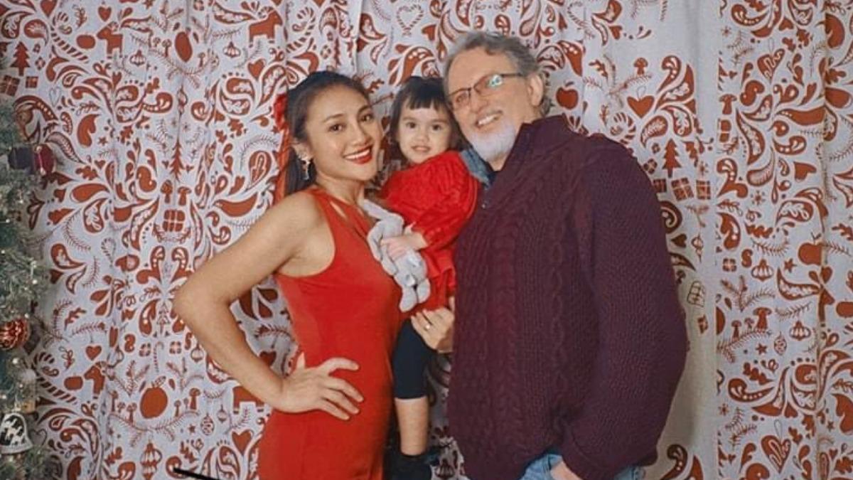 葉瑋庭10月下旬即將生產,老公和大女兒都相當期待。(圖/翻攝自葉瑋庭臉書)