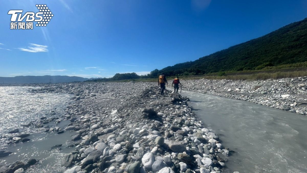 消防局目前已投入50名搜救人員等持續搜尋２歲兒。（圖／TVBS）