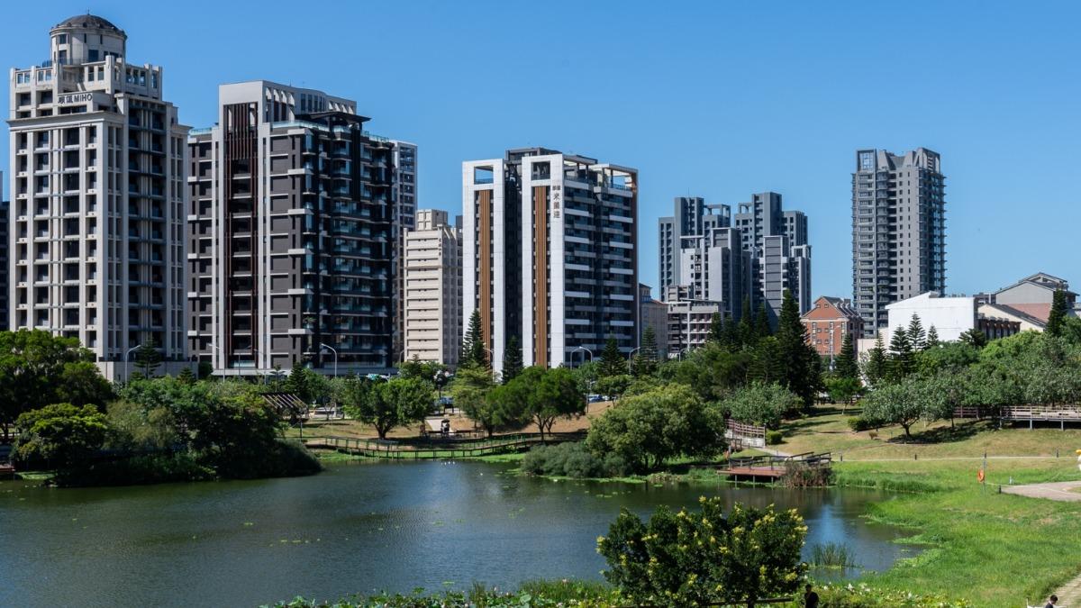 青埔高鐵特區重大建設利多不斷帶動下，房價持續創新高。（圖／台灣房屋提供）