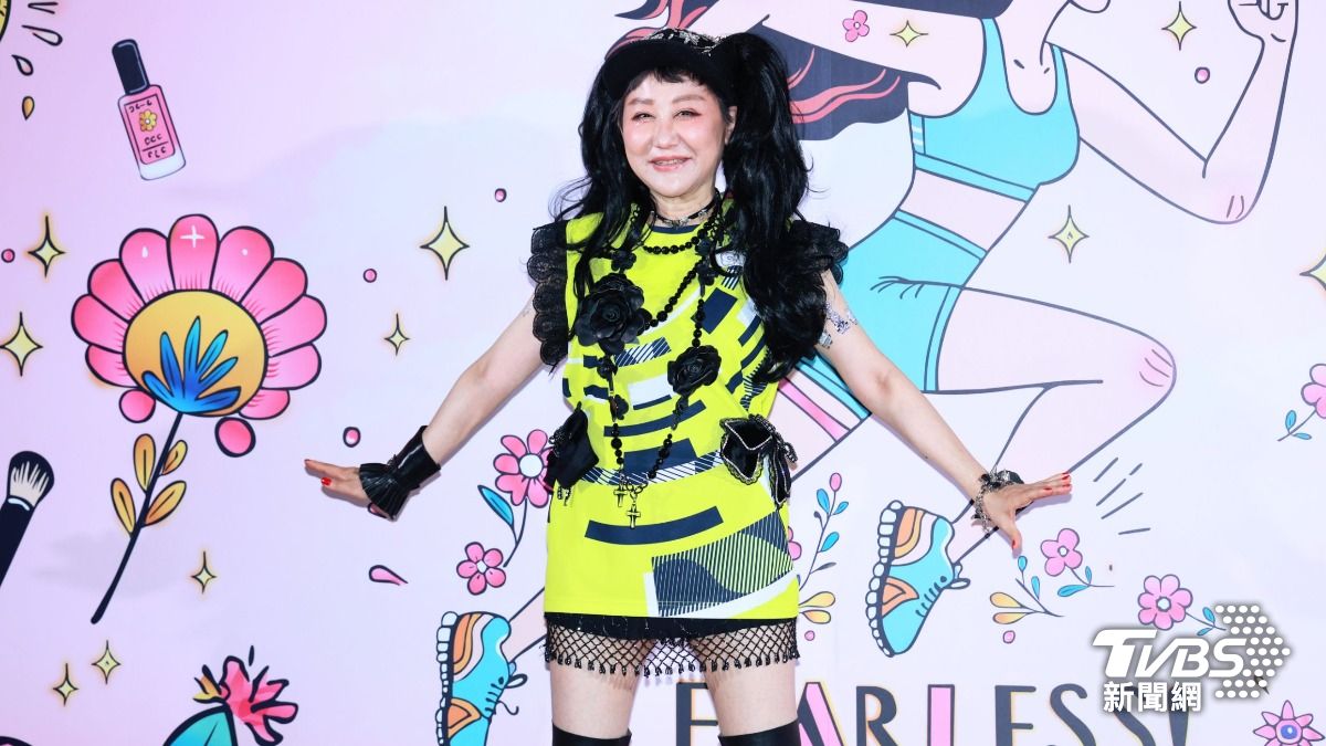 《女人我最大》主持人藍心湄將領軍專家們一起「說紅毯」。（圖／趙世平攝）