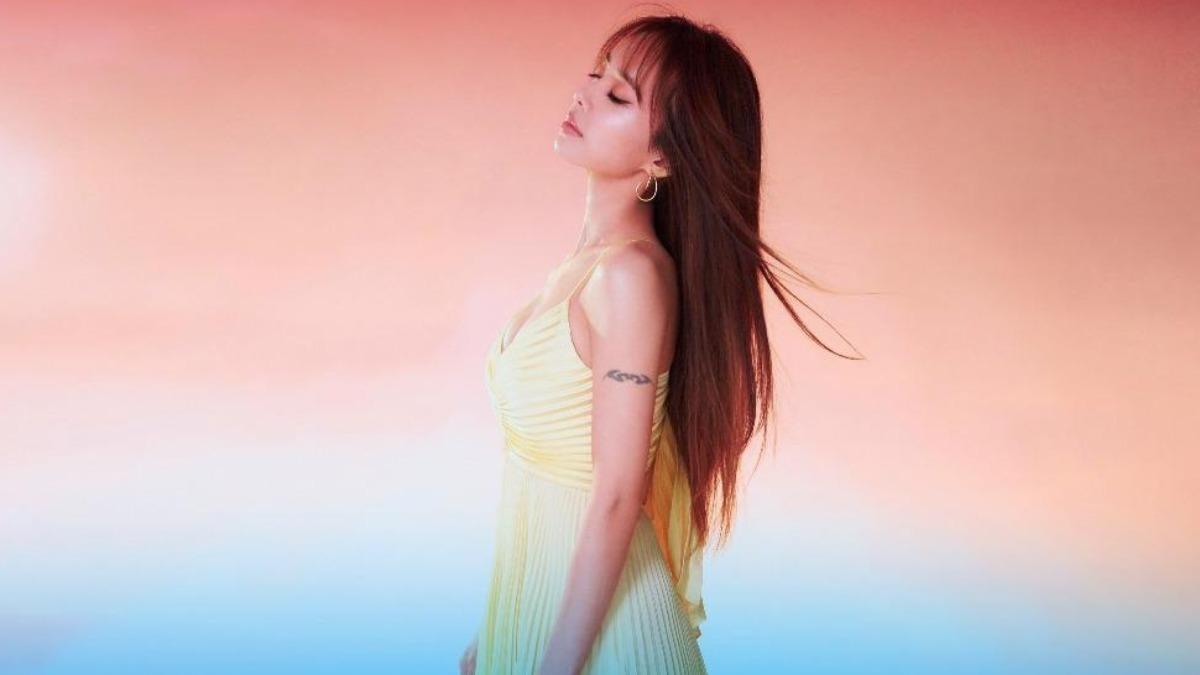 蔡依林為《此時此刻》打造主題曲〈Someday, Somewhere〉,更首度挑戰填詞譜曲。(圖/華納音樂提供)