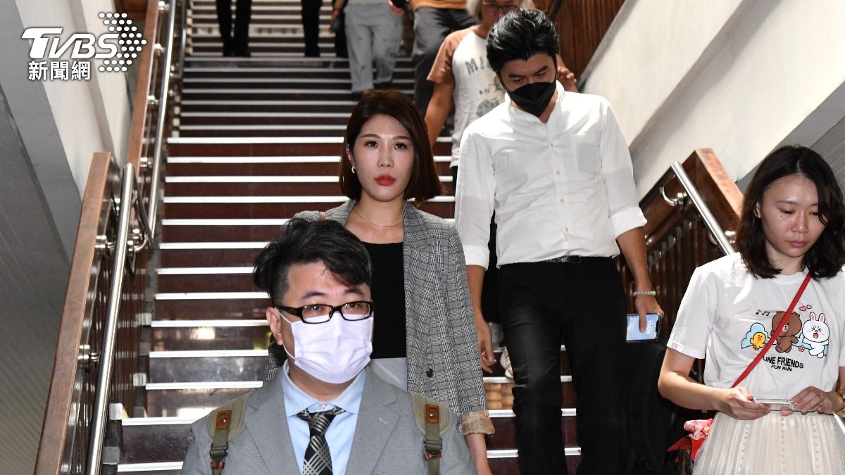 「經營7年檢調線」爆小沈1500　三立女記者遭傳喚臭臉離開│TVBS新聞網