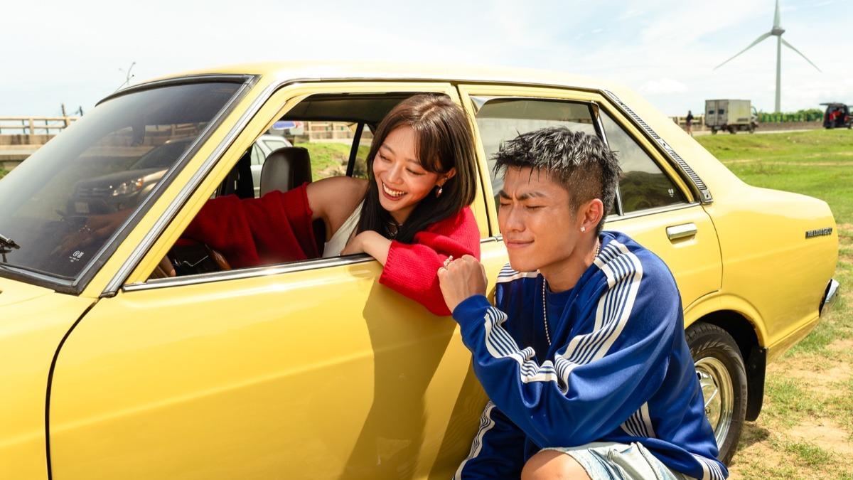 王ADEN跟女主角跳舞。（圖／愛騰音樂提供）