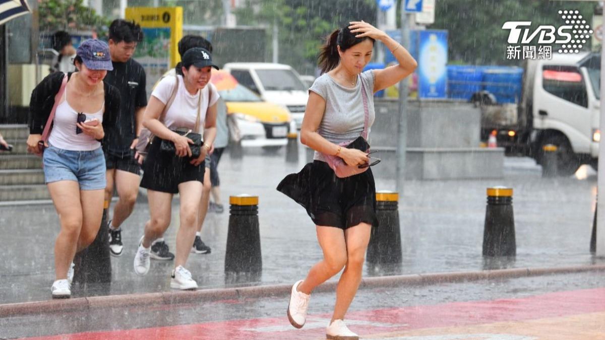 CWA forecasts showers, thunderstorms across Taiwan