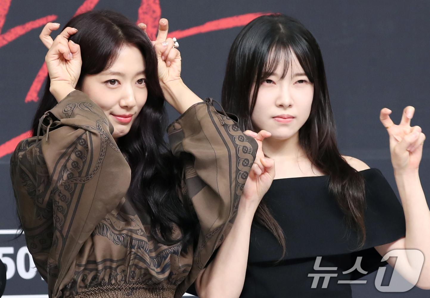 金雅永（右）感謝朴信惠在片場照顧她。（圖／news1提供）