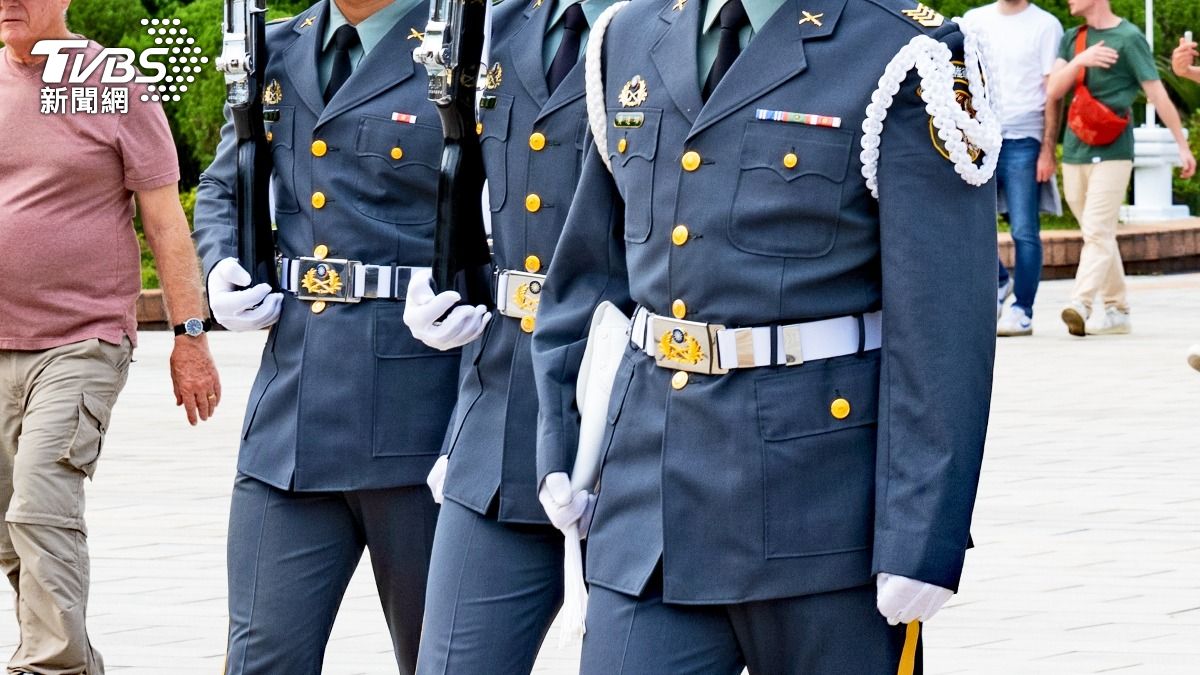 已婚楊姓憲兵偷吃女同袍。（示意圖，與本文無關／Shutterstock達志影像）