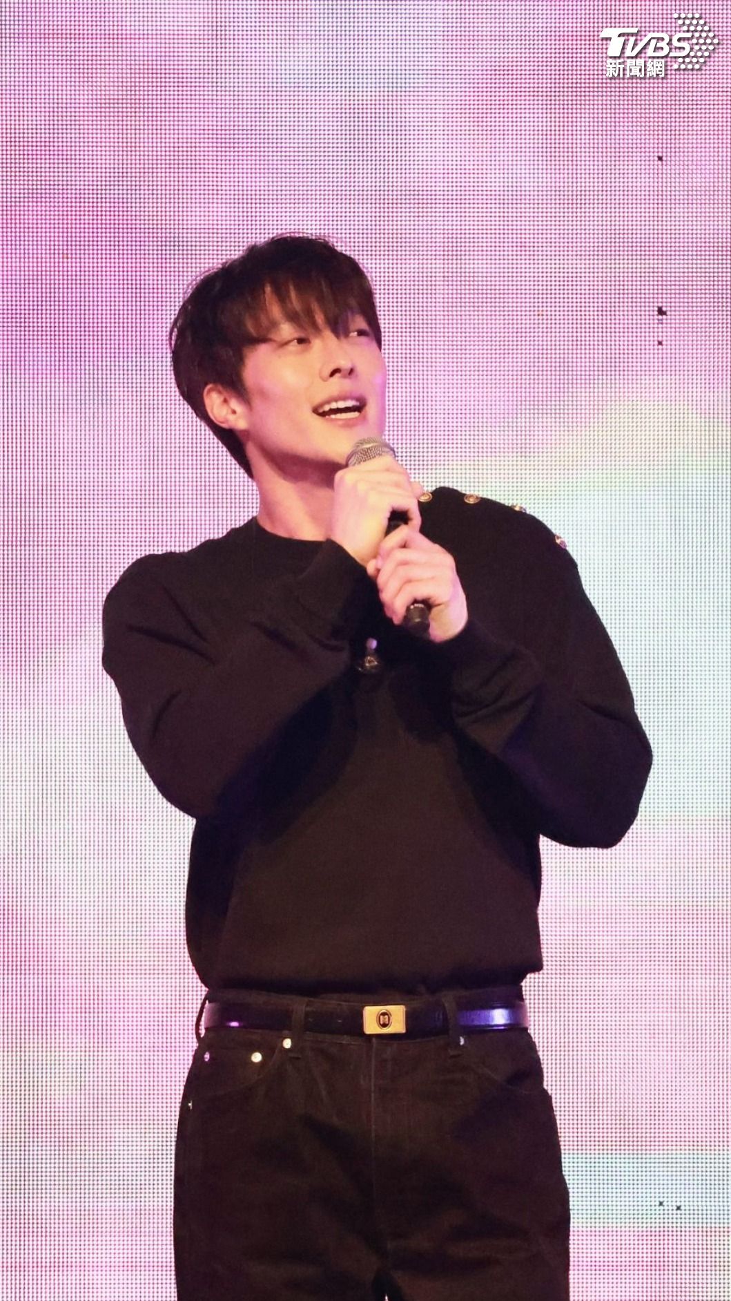 張基龍開場獻唱〈Thought Of You〉。（圖／趙世平攝）