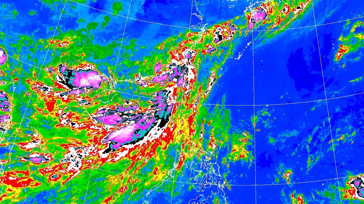 受到熱帶低壓和低壓帶影響，留意短時強降雨。(圖/氣象署)