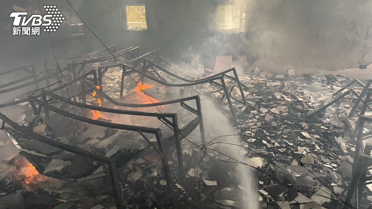 苗栗縣大湖鄉知名景點「天空之城」旁的雷藏寺，今（22）日發生一起火警意外。（圖／TVBS）