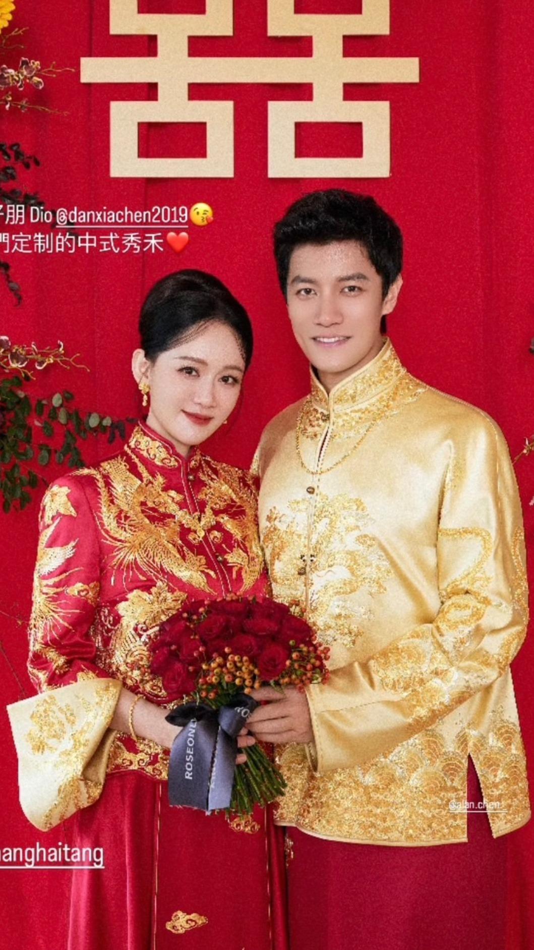 陳喬恩（左）穿秀禾服有古典美。（圖／翻攝自陳喬恩微博）