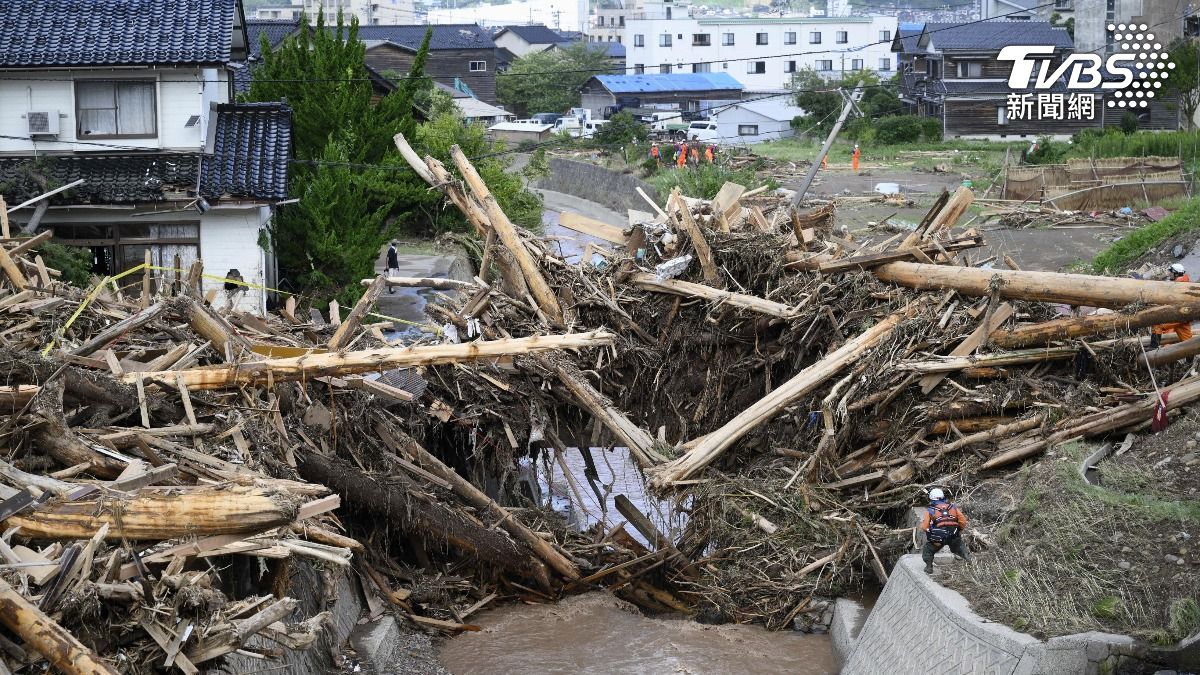 石川縣農地的原狀不復見，回到原狀還續需4至5年以上。（圖／達志影像路透社）