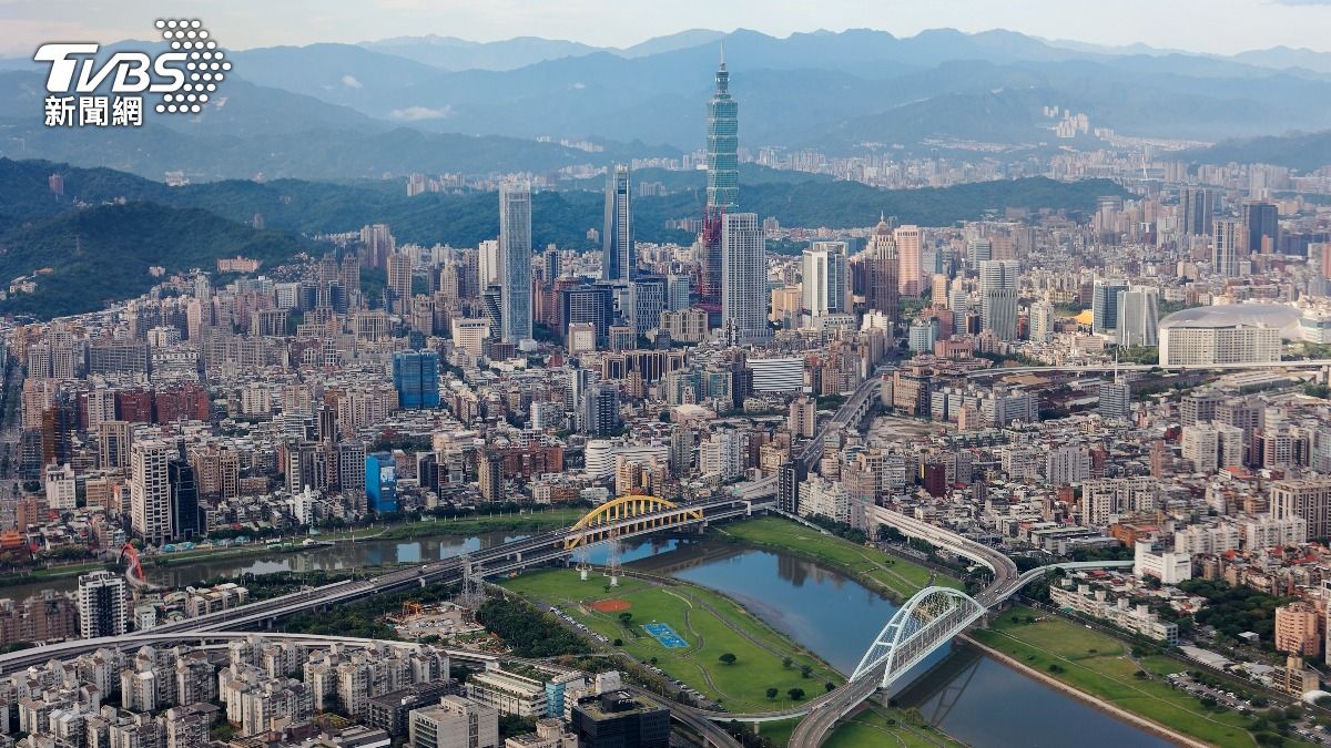 央行祭出房市管制措施，台經院預估第四季房市成交量將呈現萎縮態勢。（示意圖／shutterstock達志影像）