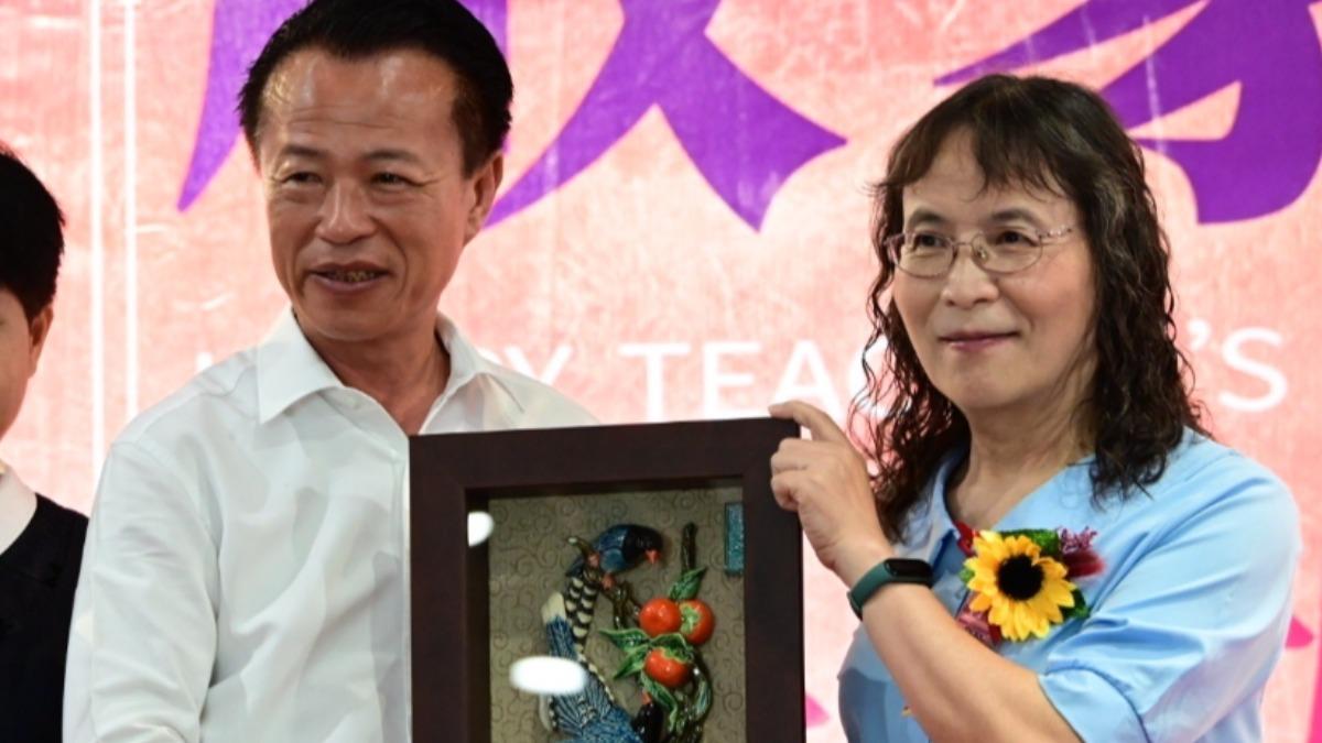 Transgender teacher wins national award in Taiwan (Courtesy of Chiayi County Government) Transgender teacher wins national award in Taiwan