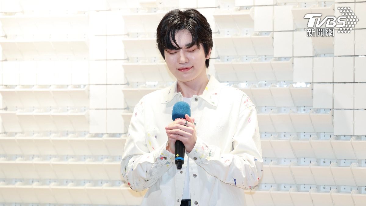 李成種邀請記者一起幫忙慶生並許願。（圖／黃城碩攝）