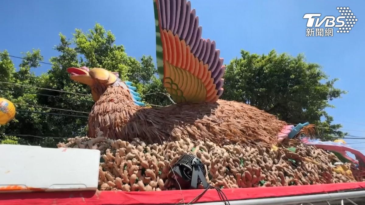 迎王平安祭將開跑，官方更推出限定景點，包括祥鳳採用魷魚漸層堆疊。（圖／TVBS）