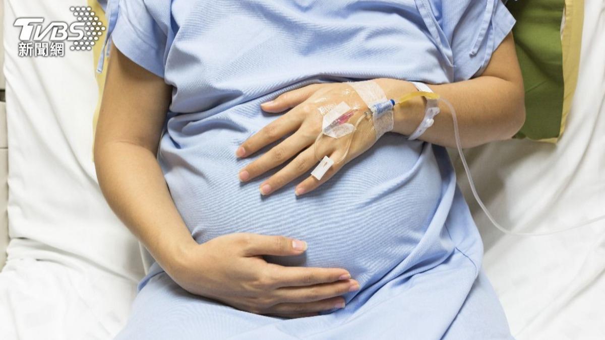 陸女以為經痛，結果生下男寶寶。（示意圖／shutterstock達志影像）