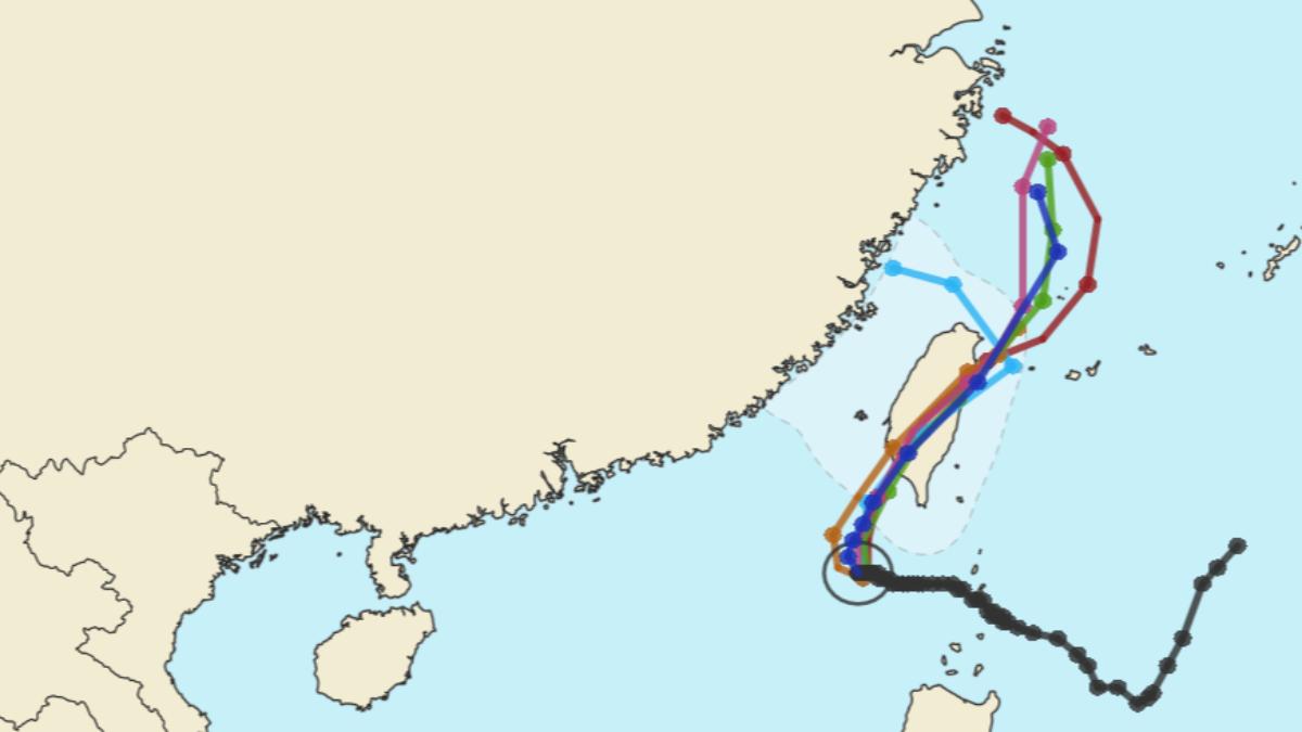 山陀兒穿台後「S型迴轉」二度撲台，日本氣象廳最新預測路徑（淺藍色線）。（圖／翻攝自NCDR）