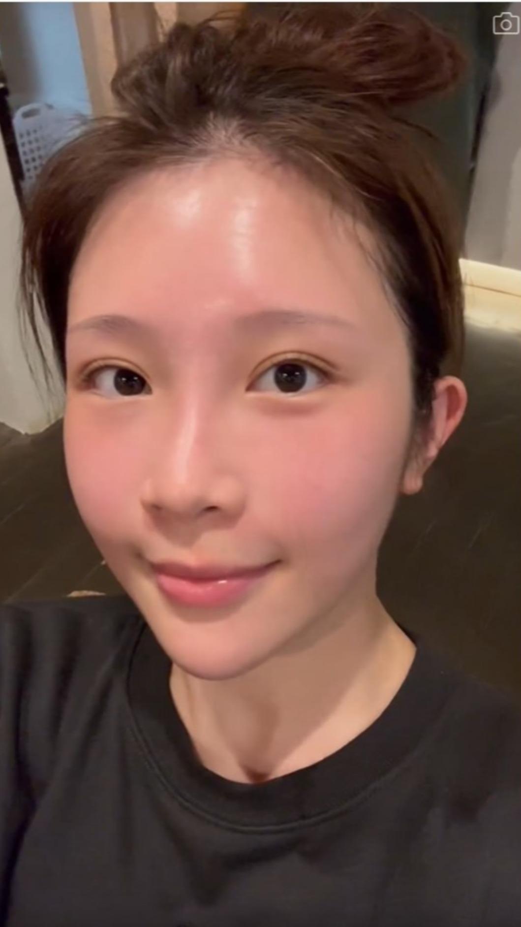 鄭家純還大方的曬出自己的素顏照。（圖／翻攝自鄭家純Threads）