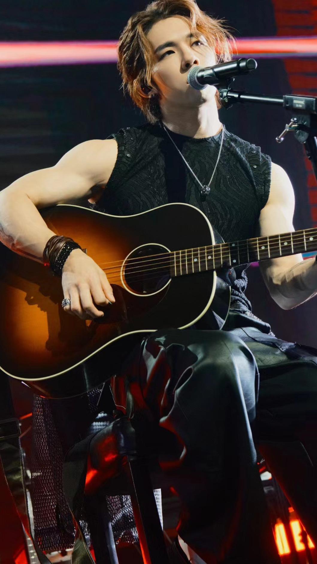 張傑身材相當好。（圖／巨星傳奇提供）