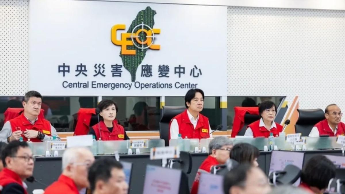 Emergency center defends typhoon response procedures (Courtesy of Presidential Office) Emergency center defends typhoon response procedures