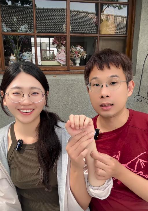 按壓支正穴能止住便意。（圖／翻攝自中醫轉骨李培碩醫師臉書）