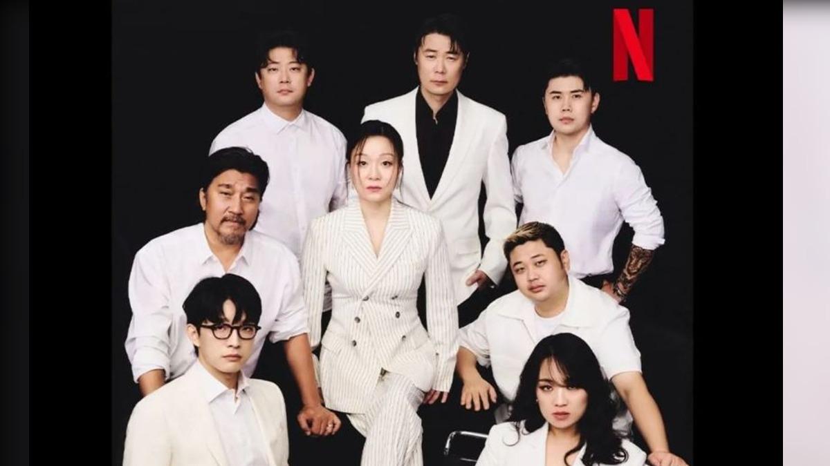 《黑白大廚》最後8強棚拍拍攝時尚宣傳照。（圖／翻攝自IG@netflixkr）