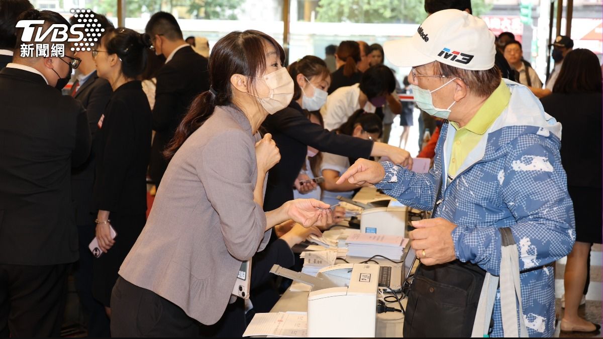 新光金控金舉行股東臨時會。（圖／潘建樺攝）