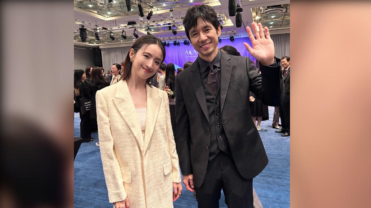 西島秀俊（右）秀出林依晨合照。（圖／周子娛樂提供）