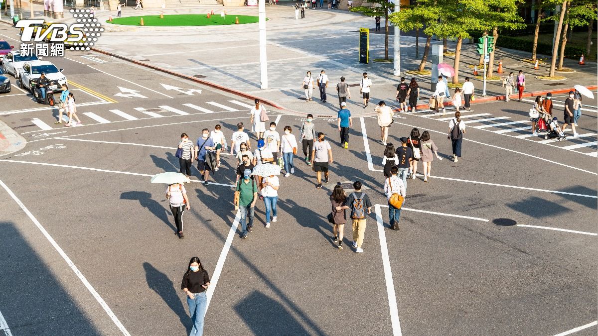 有網友發現台灣男生似乎不愛1穿搭。（示意圖／shutterstock達志影像）