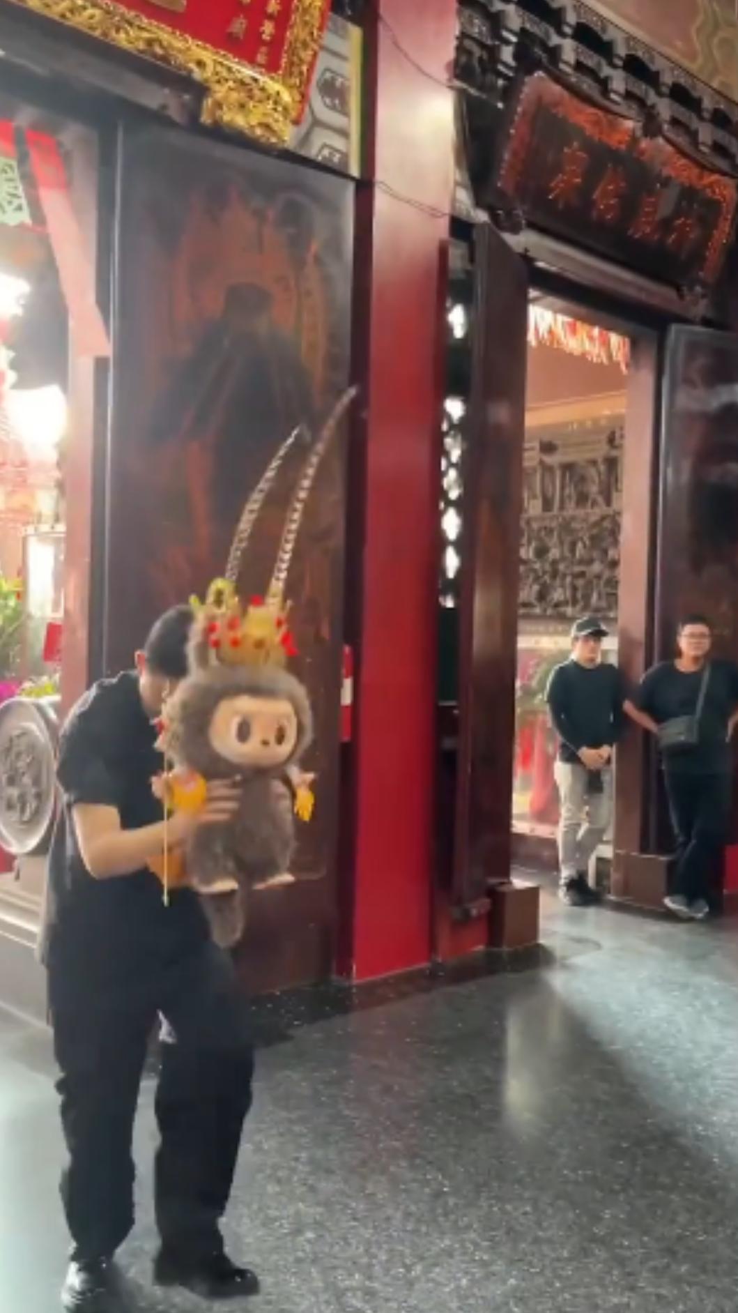 Labubu是現在很流行的玩偶。（圖／翻攝自爆料公社）